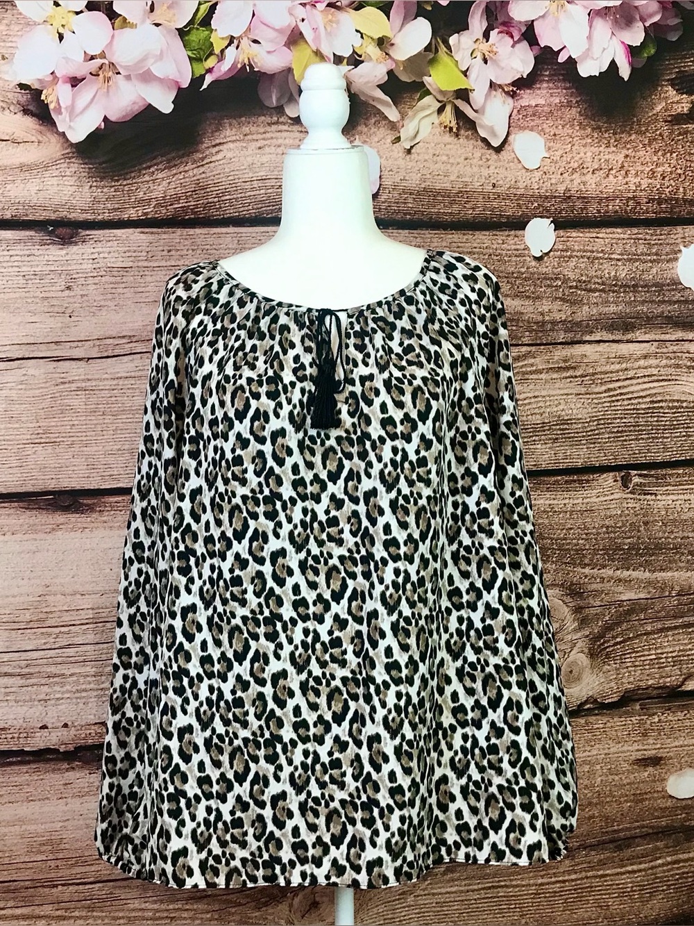 Women’s Leopard Animal Print Relaxed Round Neck Long Line Blouse Large